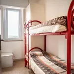 Side Sea View Flat For Six Near شقة