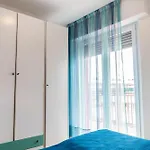 Side Sea View Flat For Six Near