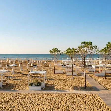 شقة Side Sea View Flat For Six Near بيبيوني