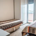 Side Sea View Flat For Six Near Apartment *
