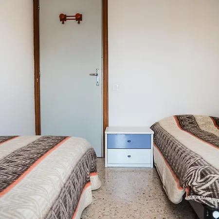 Side Sea View Flat For Six Near