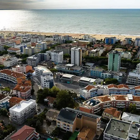 Side Sea View Flat For Six Near