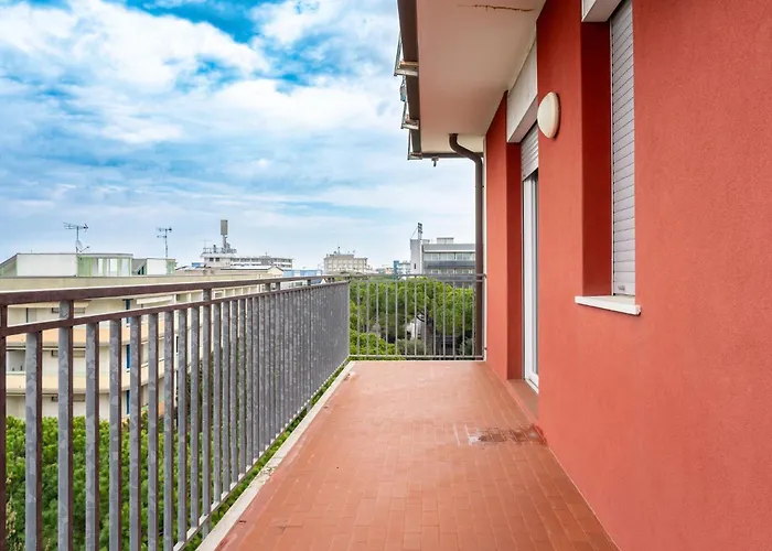 Side Sea View Flat For Six Near Апартаменты