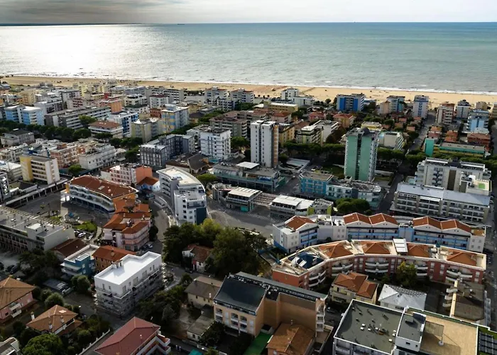 Side Sea View Flat For Six Near